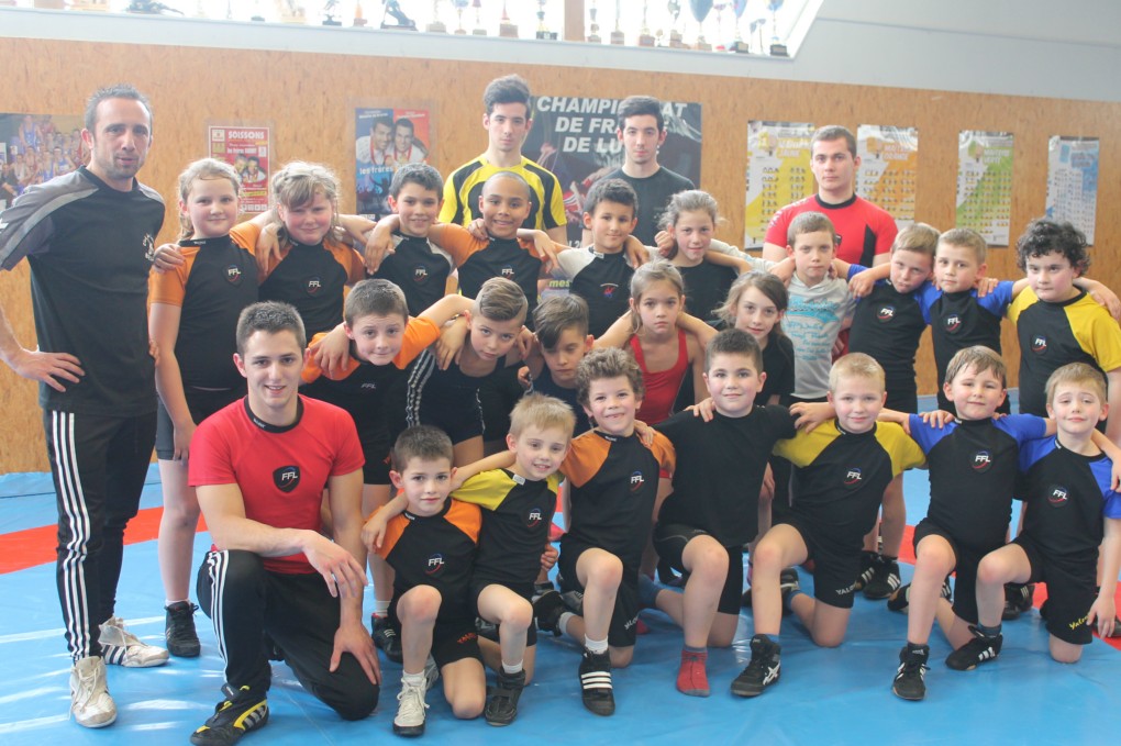 Le 15 fevrier 2015 (Lutte Libre)
Stage athlètes ( perfectionnement technique).
à la Salle de lutte de BELLEU ( Frédéric Cochet).
Catégories: Poussins, poussines (garçons et filles).
Avec le club de lutte de Gauchy, St Quentin et Belleu.